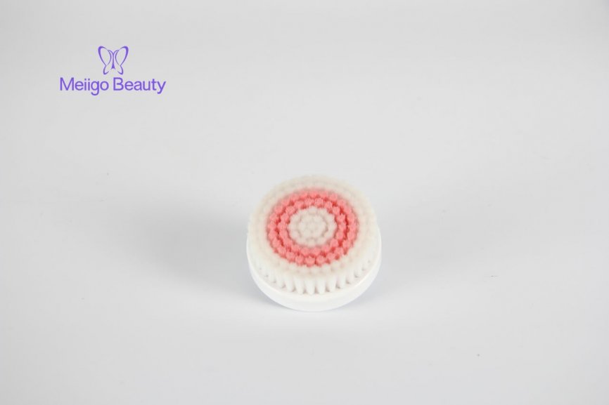 Meiigo beauty sonic facial cleaning brush FC A001 7 866x577 - Face brush with 3 facial cleansing brush heads FC-A001