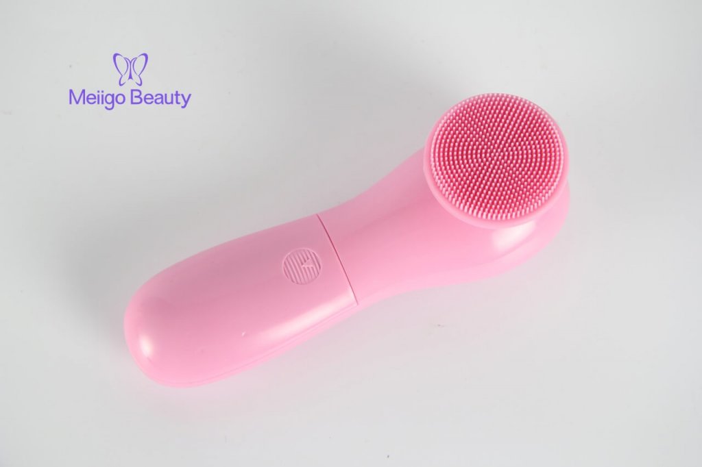 Meiigo beauty silicone facial cleaning brush BR 001 2 1024x682 - Face cleansing brush, sonic face cleanser and massage device BR-001