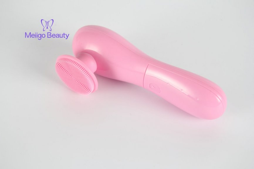 Meiigo beauty silicone facial cleaning brush BR 001 3 866x577 - Face cleansing brush, sonic face cleanser and massage device BR-001