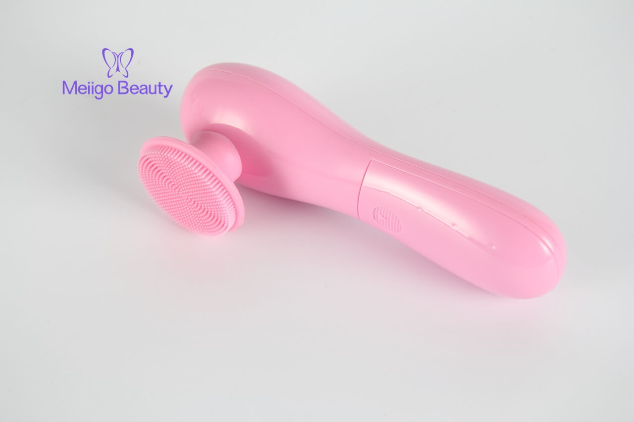 Meiigo beauty silicone facial cleaning brush BR 001 3 - Face cleansing brush, sonic face cleanser and massage device BR-001