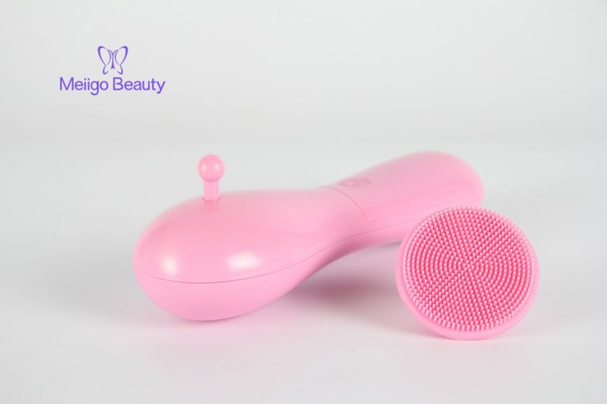 Meiigo beauty silicone facial cleaning brush BR 001 4 866x577 - Face cleansing brush, sonic face cleanser and massage device BR-001