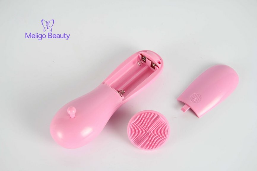 Meiigo beauty silicone facial cleaning brush BR 001 5 866x577 - Face cleansing brush, sonic face cleanser and massage device BR-001