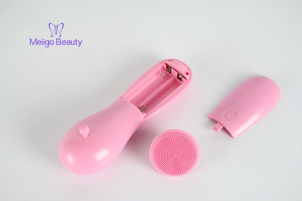 Meiigo beauty silicone facial cleaning brush BR 001 5 - Face cleansing brush, sonic face cleanser and massage device BR-001