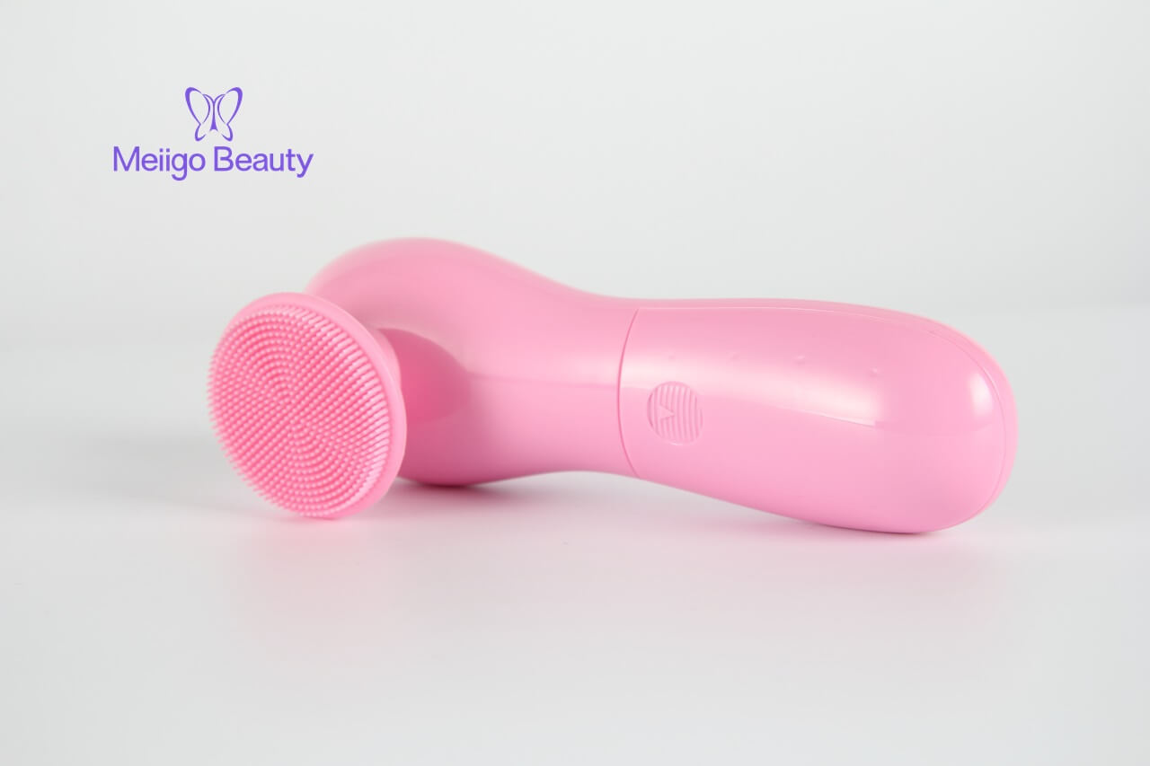 Meiigo beauty silicone facial cleaning brush BR 001 7 - Face cleansing brush, sonic face cleanser and massage device BR-001