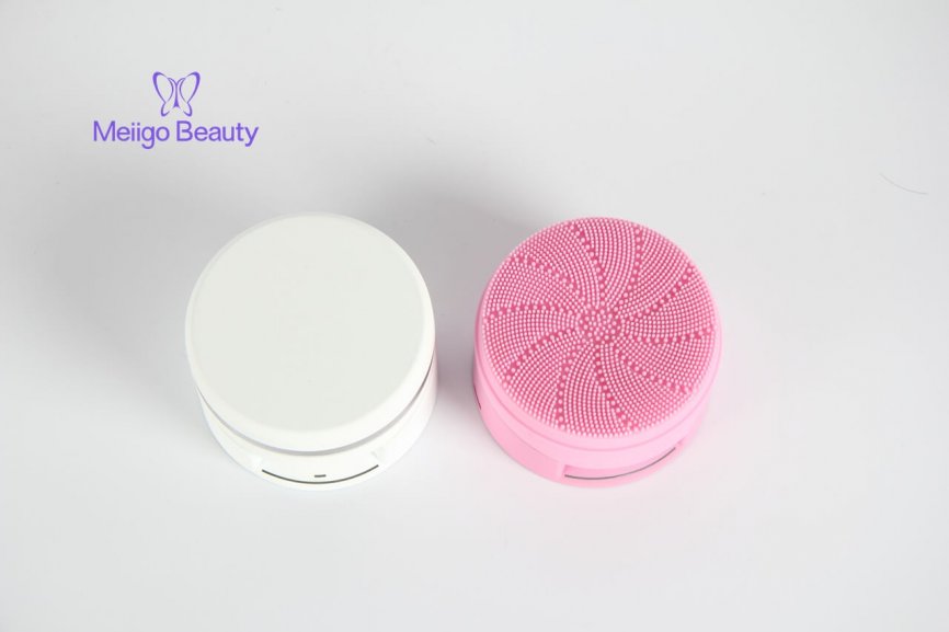 Meiigo beauty silicone facial cleansing brush beauty device BR 006S 14 866x577 - Electric silicone sonic facial cleansing brush for deep cleansing BR-006